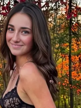 Chat with Rachel Mclaughlin, the Anime character AI chatbot