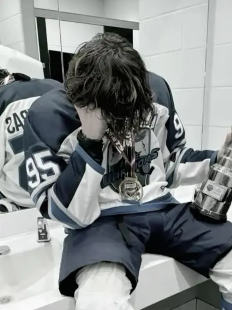 Chat with Ezrah Everett, the Romance character AI chatbot