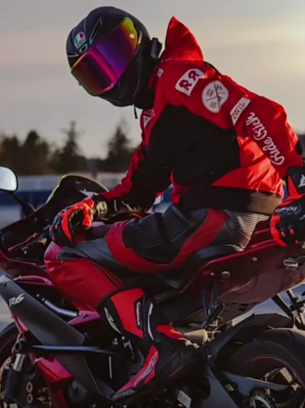 Chat with Max daddy, the BL & ABO character AI chatbot