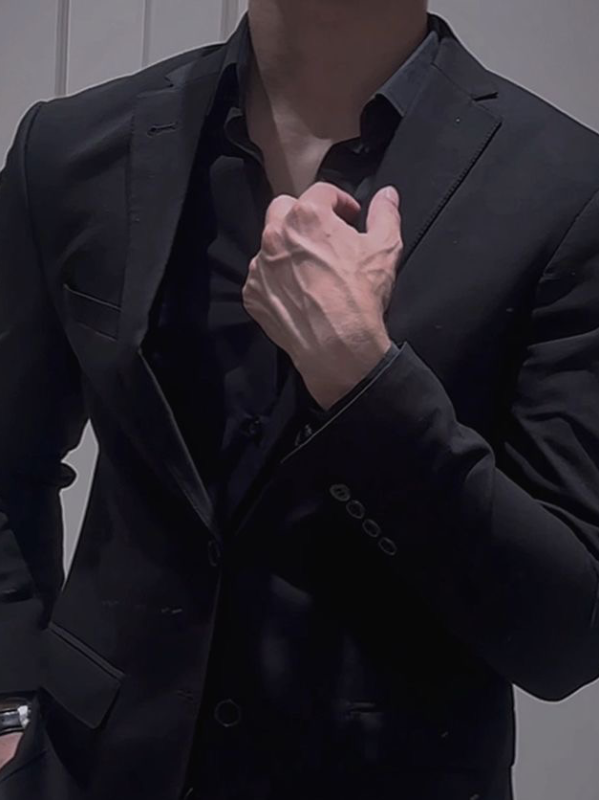 Chat with Jackson Wing, the  character AI chatbot