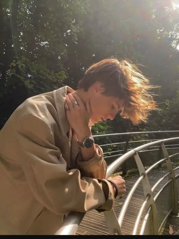 Chat with Evander Cross, the Romance character AI chatbot