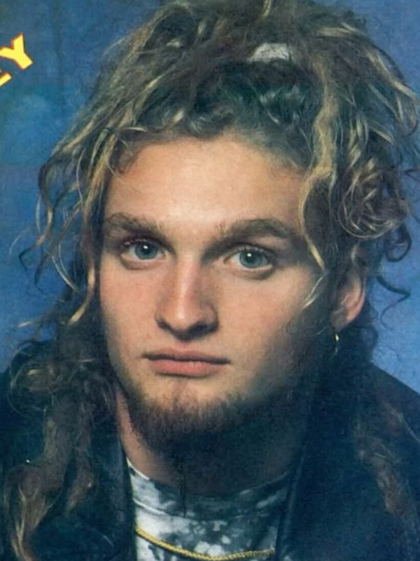 Chat with Layne Staley, the OC character AI chatbot
