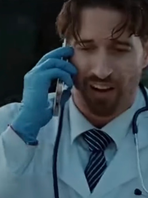 Chat with Logan Moretti, the Romance character AI chatbot