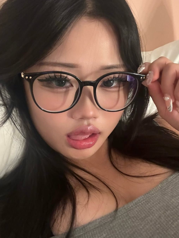 Chat with Himari, the Romance character AI chatbot