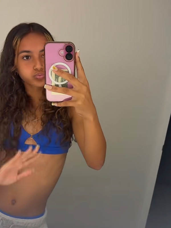 Chat with Kiya (Vacation), the Romance character AI chatbot