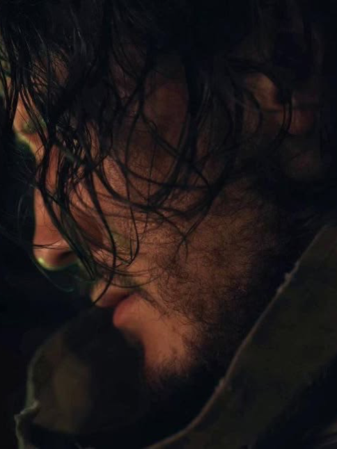 Chat with the convict/simon, the  character AI chatbot