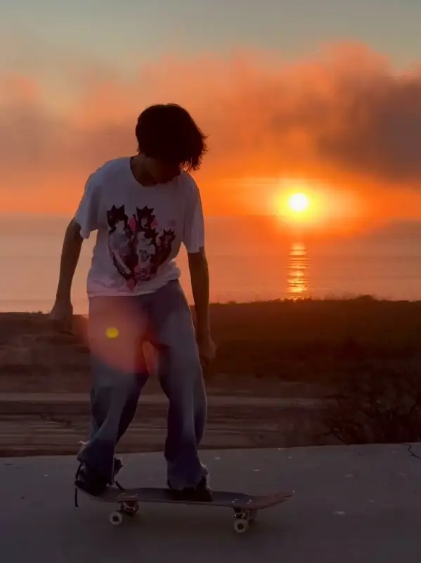 Chat with Mason trueblood, the VTuber character AI chatbot