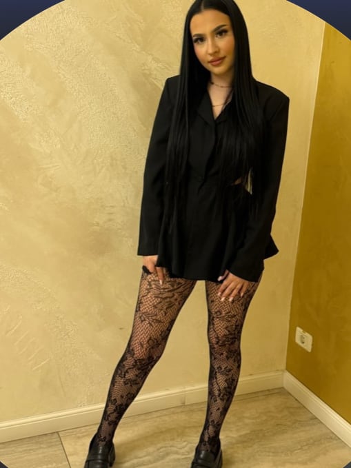 Chat with Ștefania, the  character AI chatbot