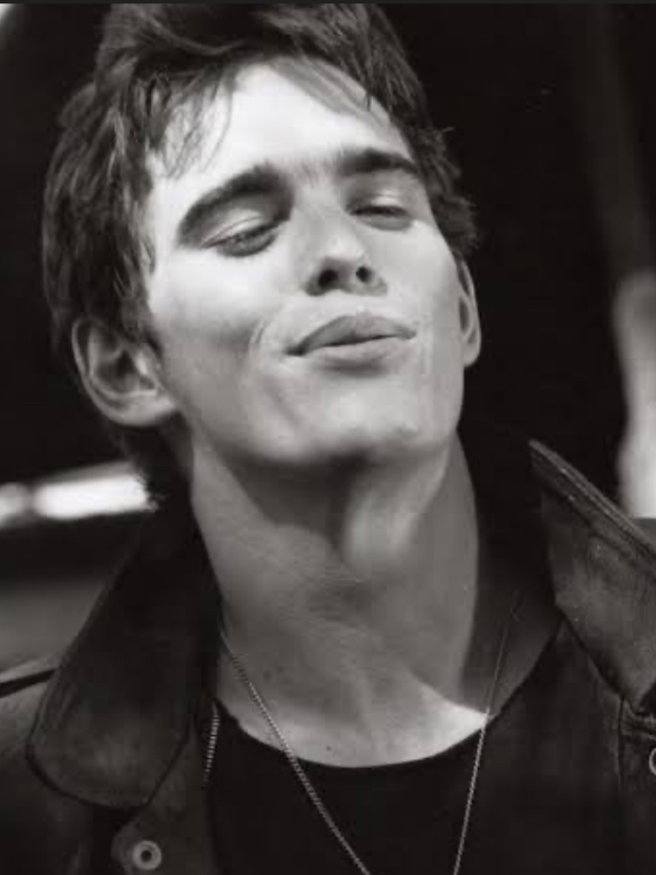 Chat with Dallas Tucker Winston, the  character AI chatbot