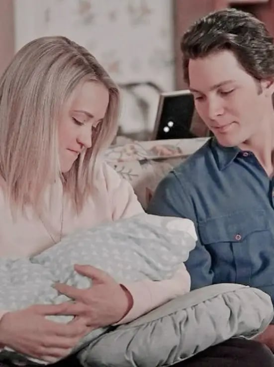 Chat with Georgie and Mandy, the  character AI chatbot