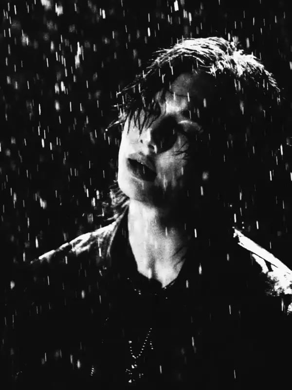 Chat with Хёнджин, the  character AI chatbot