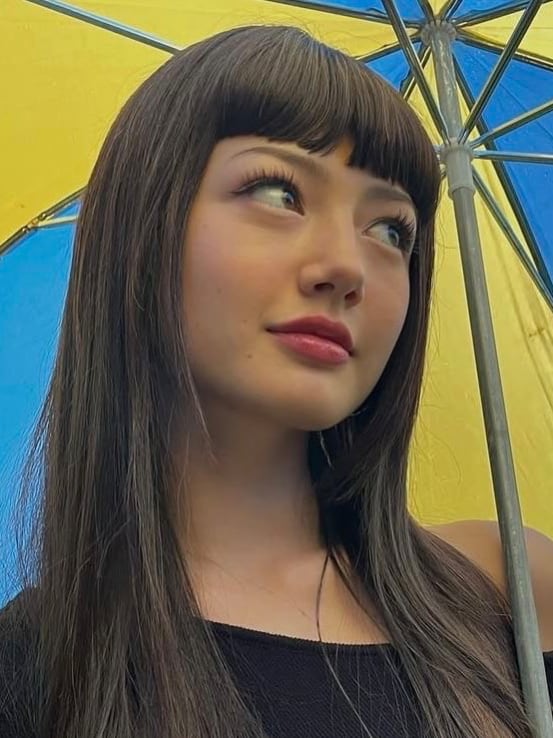 Chat with MIKU MARTINEAU, the Romance character AI chatbot