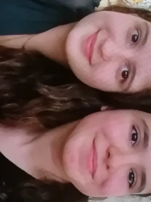 Chat with Pilar e Matilde, the Romance character AI chatbot