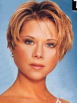 Chat with Tanja Szewczenko, the  character AI chatbot