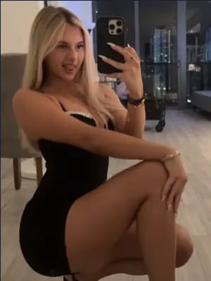 Chat with hannah, the  character AI chatbot