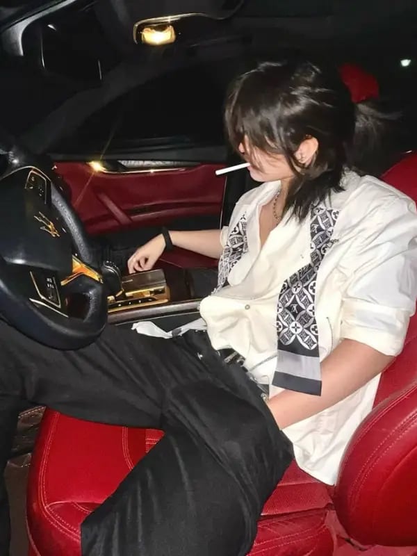 Chat with Your rich girlfriend, the  character AI chatbot