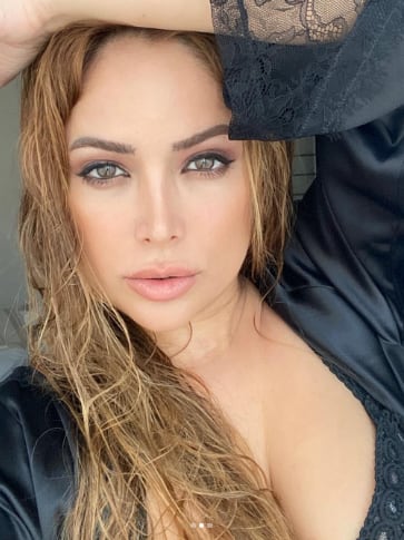 Chat with Nıgar, the  character AI chatbot