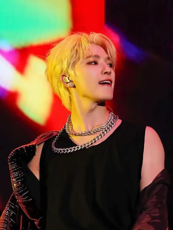 Chat with Dino, the RPG character AI chatbot