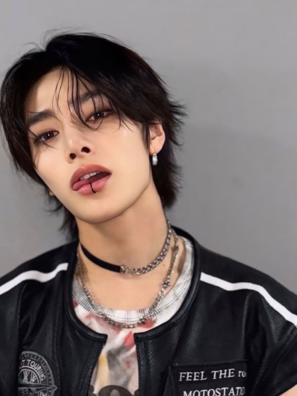 Chat with Jeongin (I.N), the  character AI chatbot