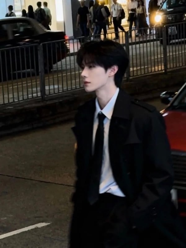 Chat with Ricardo, the  character AI chatbot