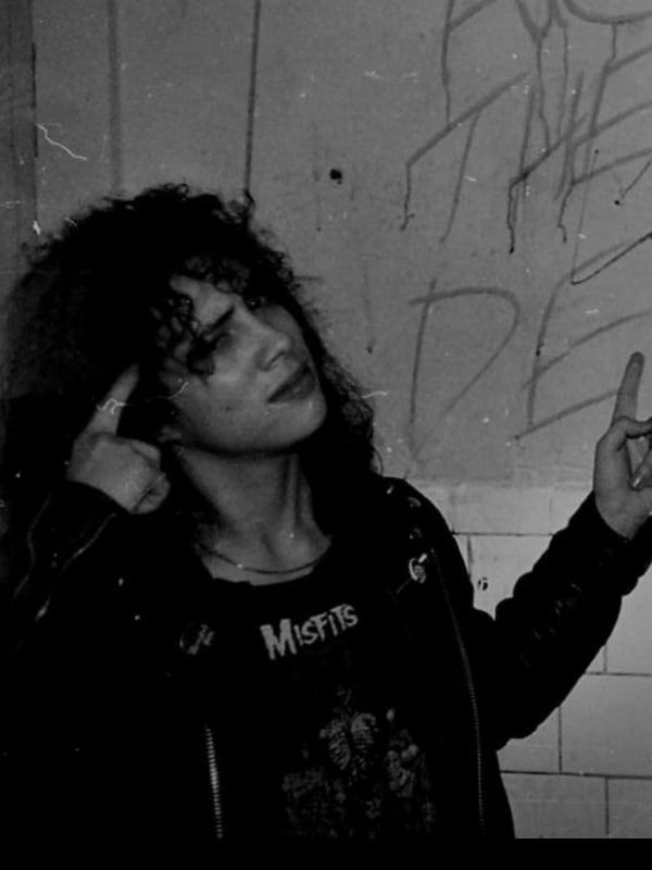 Chat with Kirk Hammett, the  character AI chatbot