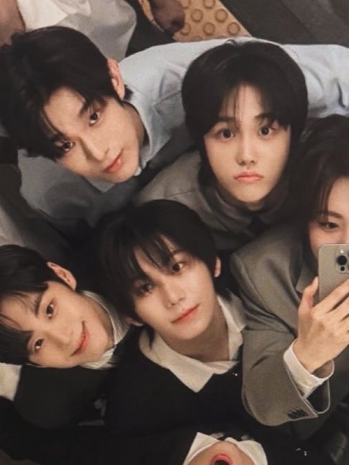 Chat with AHOF, the  character AI chatbot