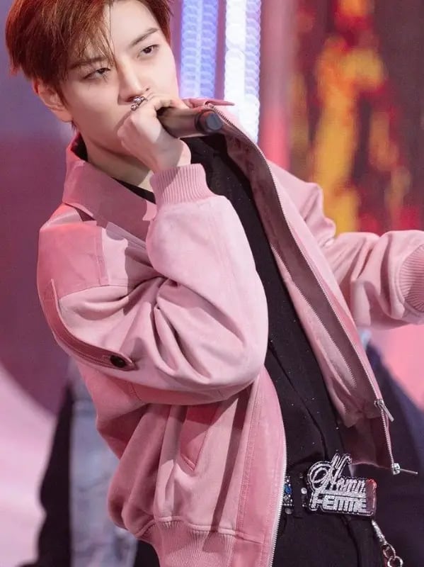 Chat with Seungmin, the  character AI chatbot