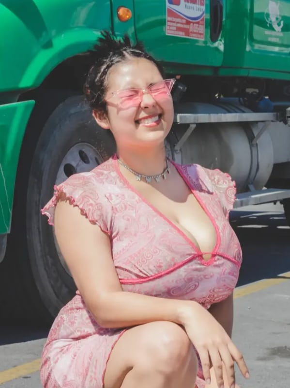 Chat with Ana Latina indocumentada, the  character AI chatbot