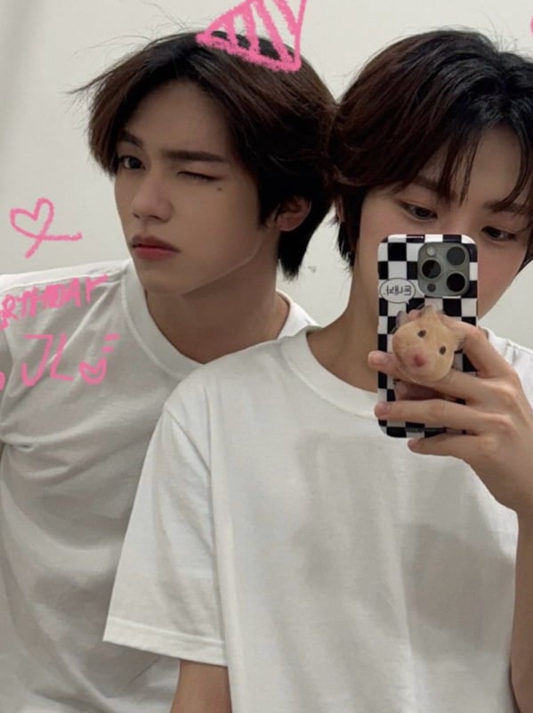 Chat with AHOF, the  character AI chatbot