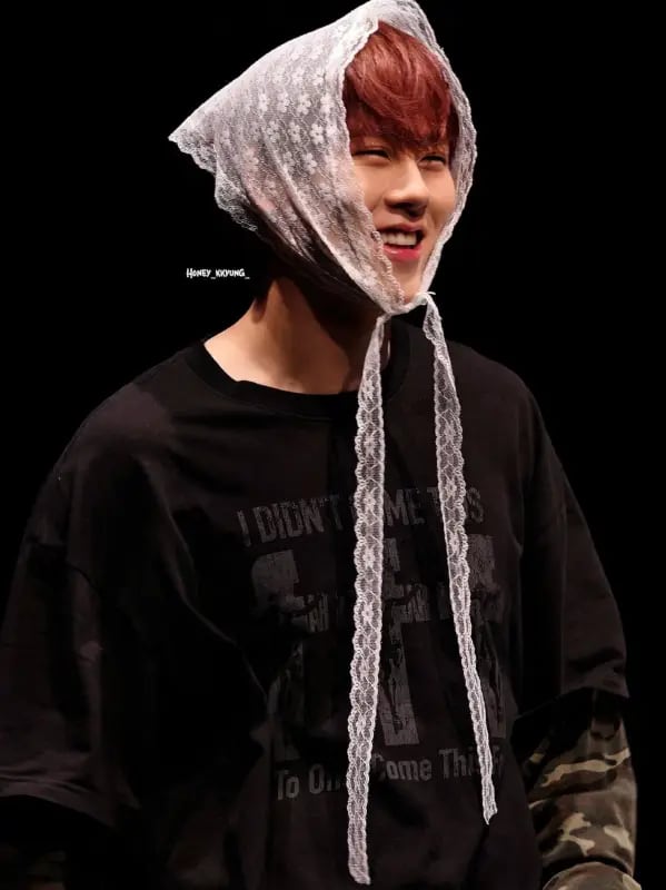 Chat with Joohoney, the  character AI chatbot