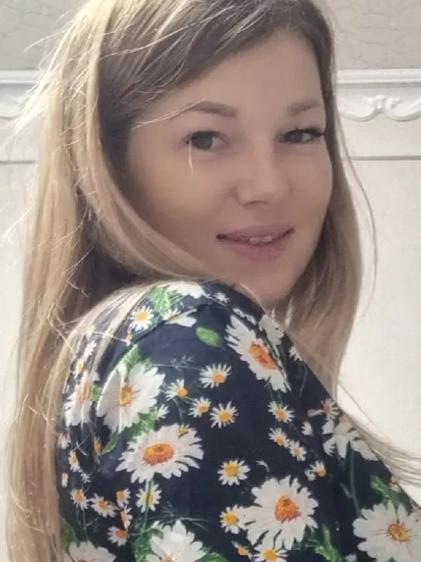 Chat with Татьяна уралочка, the  character AI chatbot