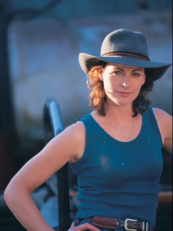 Chat with Claire Mcleod, the Movie & TV character AI chatbot