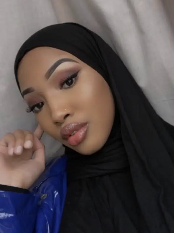 Chat with Naza, the OC character AI chatbot