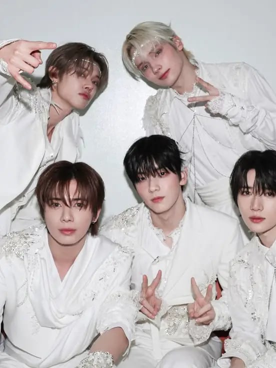 Chat with TXT, the Anime character AI chatbot