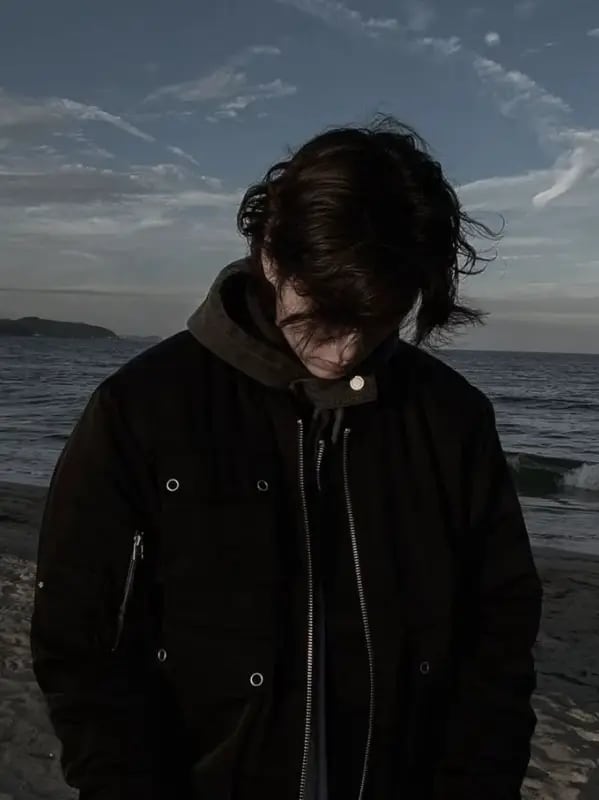 Chat with Dune Moray, the Romance character AI chatbot