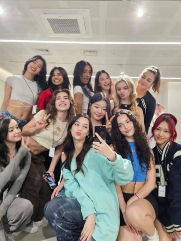 Chat with Dream Academy, the Movie & TV character AI chatbot