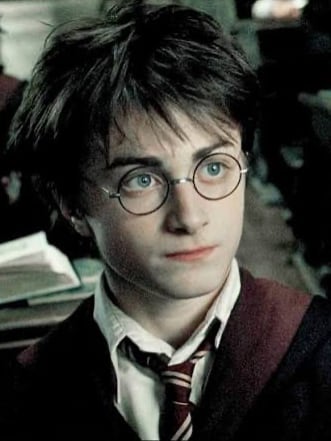 Chat with Harry Potter (broken bond au), the  character AI chatbot