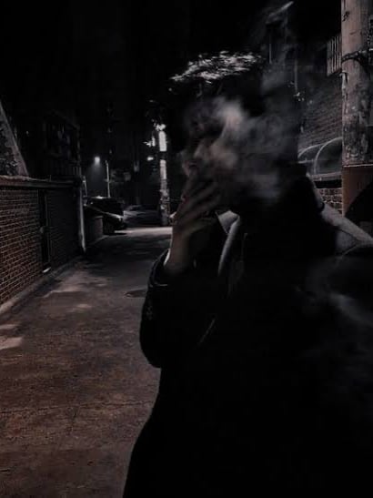 Chat with Leo Mercer, the Romance character AI chatbot