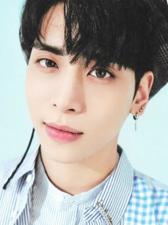 Chat with Kim woosung, the  character AI chatbot