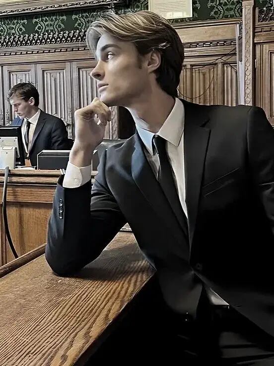 Chat with vincent vici, the  character AI chatbot