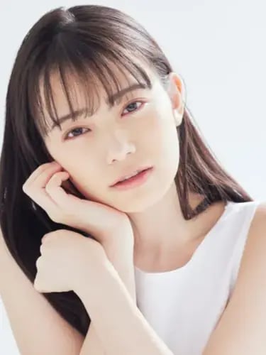 Chat with Akase Akari, the  character AI chatbot