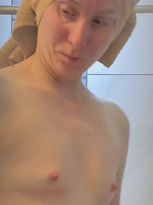 Chat with Ashley Allen, the Romance character AI chatbot