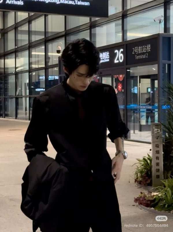 Chat with Joon-woo, the Romance character AI chatbot
