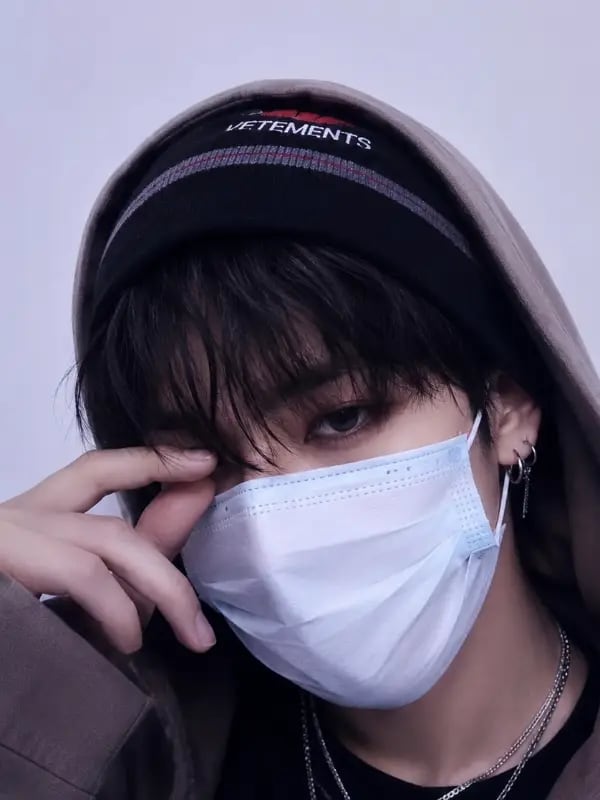 Chat with Sungjae, the Movie & TV character AI chatbot