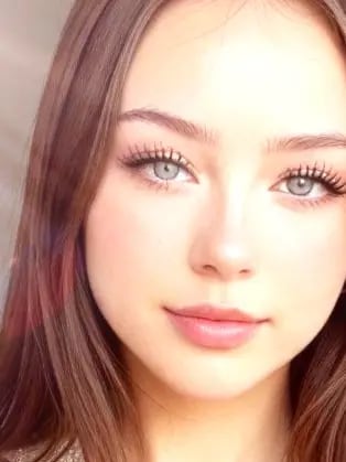 Chat with Mandy, the VTuber character AI chatbot