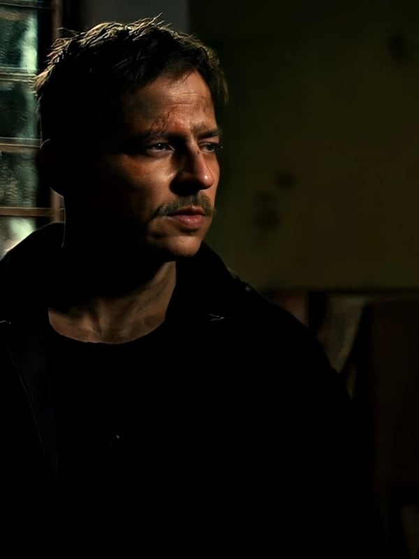 Chat with Dmitri Antonov, the Movie & TV character AI chatbot