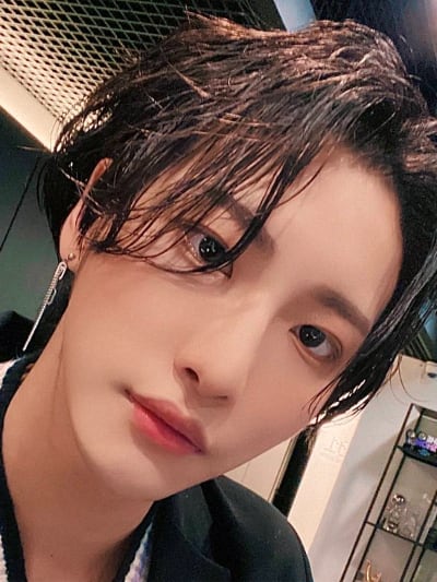 Chat with Park Seonghwa, the Celebrity character AI chatbot