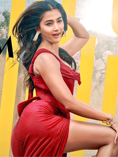 Chat with Pooja hedge, the Romance character AI chatbot