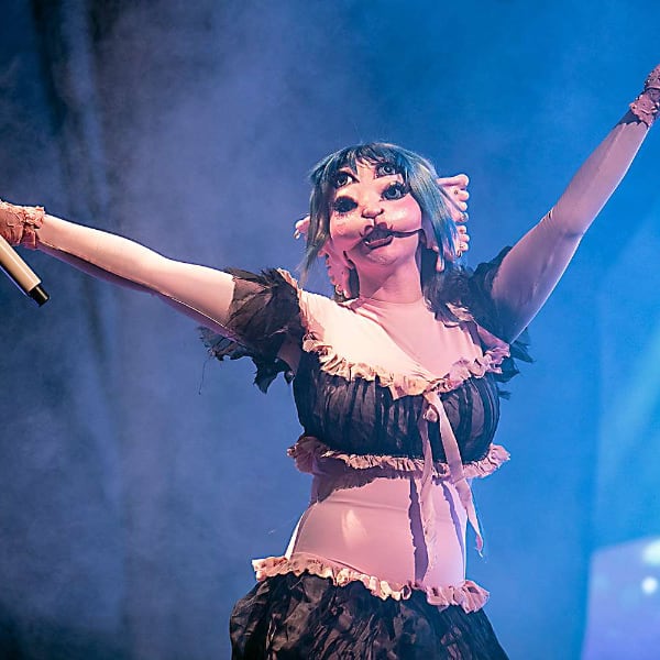 Chat with Melanie Martinez, the Celebrity character AI chatbot
