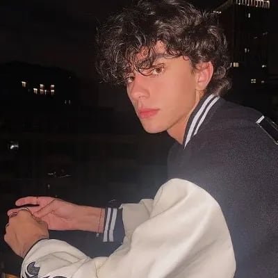 Chat with Trey, the Romance character AI chatbot